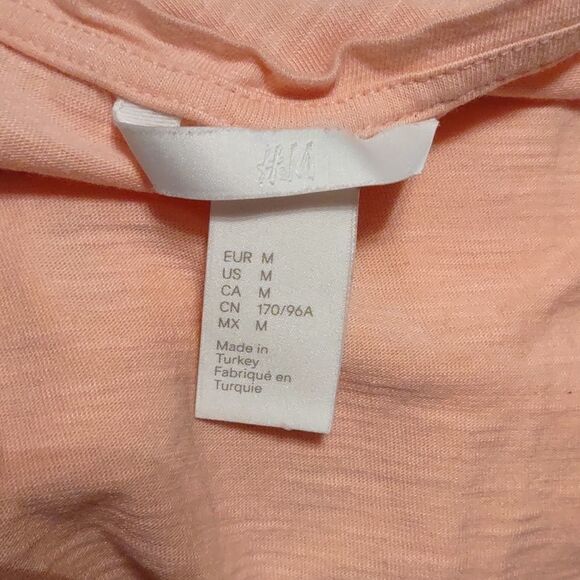 H&M peach colored t-shirt with toucan size medium - Picture 4 of 6